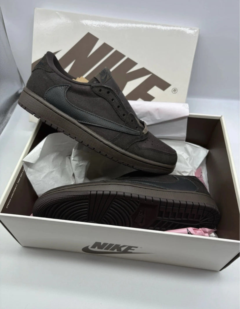 Nlke Travis Scott