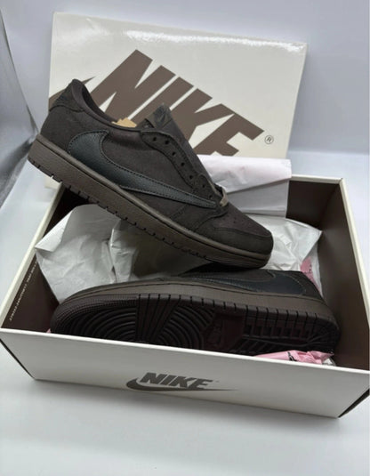 Nlke Travis Scott